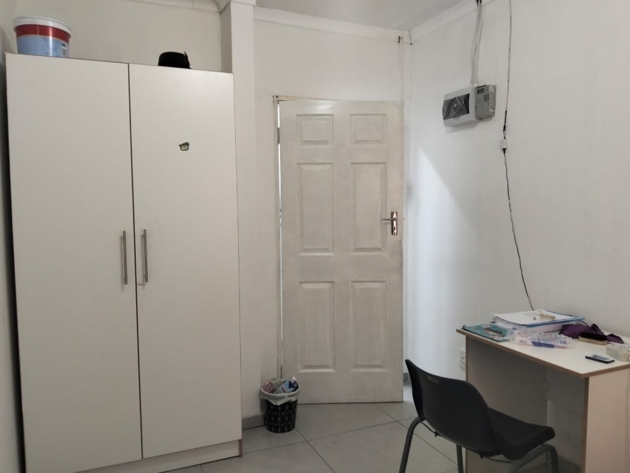17 Bedroom Property for Sale in Universitas Free State